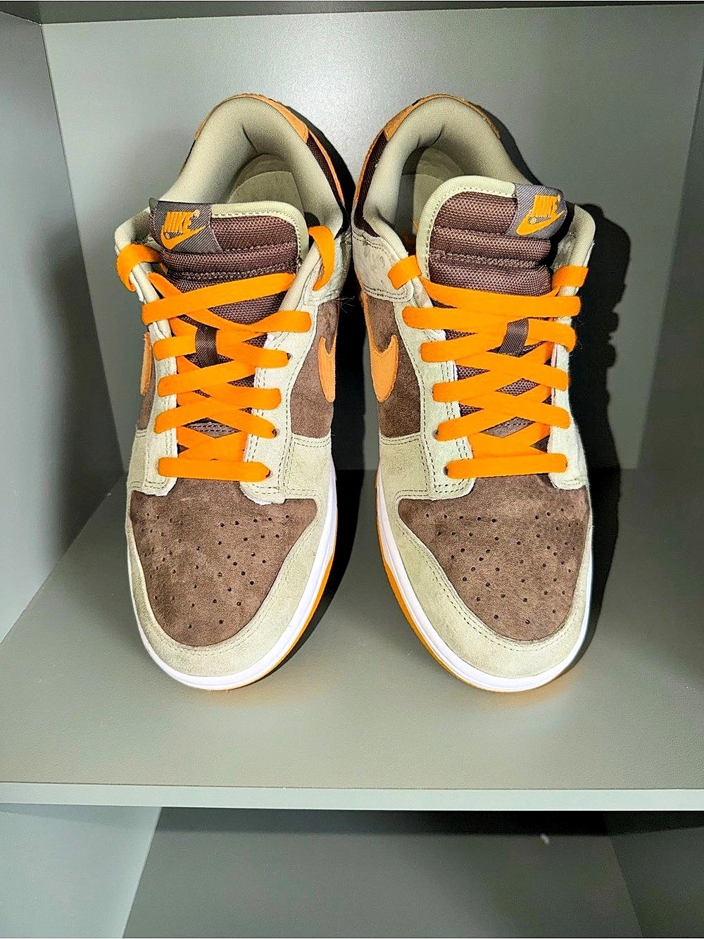Nike Dunk Low SE Dusty Olive Pro Gold DH5360-300 Mens Size 10 Preowned W/ Box